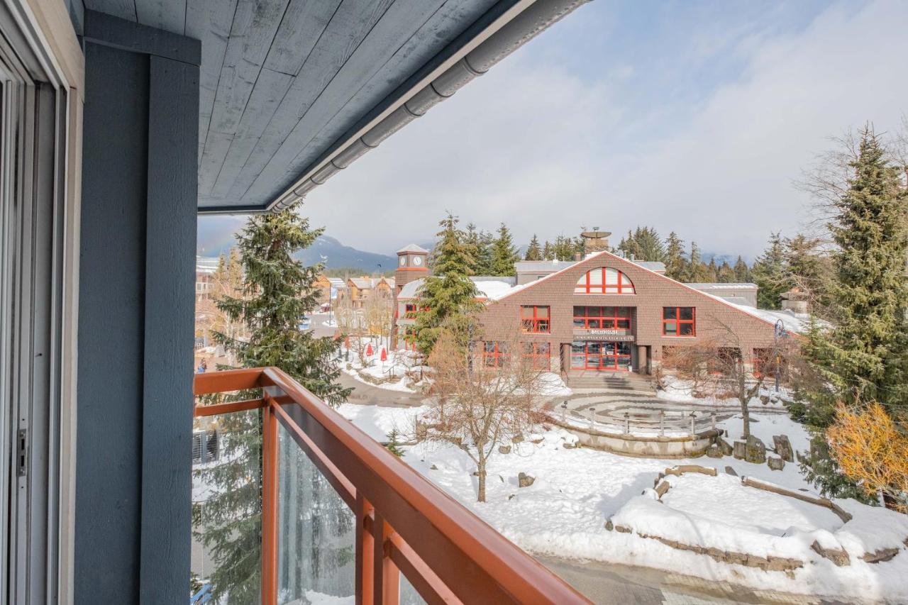 Eagle Lodge By Outpost Вістлер Екстер'єр фото